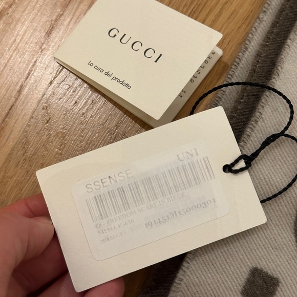 NWT GUCCI Taupe Beige Jacquard Wool Silk Monogram Jumbo GG Freedom Scarf Shawl - Picture 6 of 8